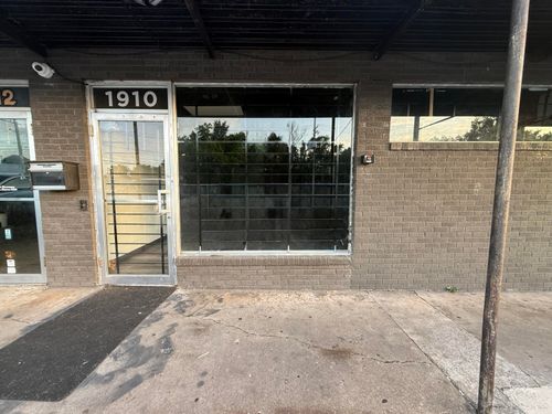1910 E Meadowmere St, Springfield, MO, 65804-0321 | Card Image