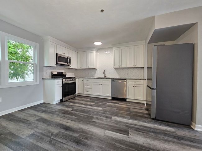 APT-4 - 434 Linden St, Condo with 3 bedrooms, 2 bathrooms and 2 parking in Fall River MA | Image 6