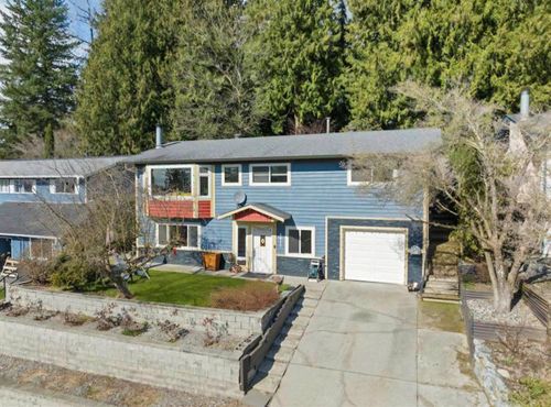 8055 Caribou St, Mission, BC, V2V5R1 | Card Image