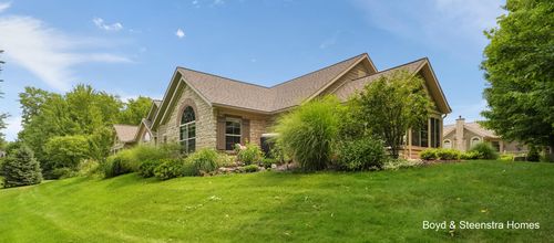 5279 Fawn Creek Dr Sw, Wyoming, MI, 49418-9276 | Card Image