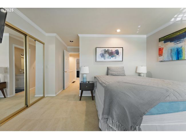Owner's Suite Bedroom-Upper | Image 23