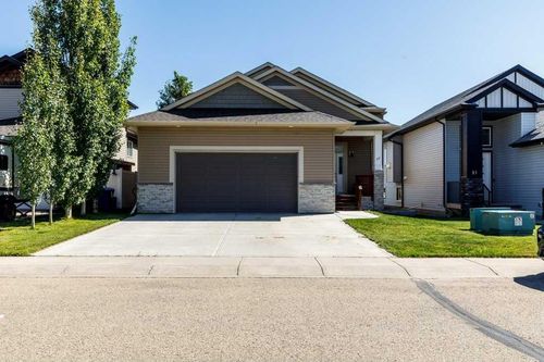 77 Alderwood Close, Blackfalds, AB, T0M0J0 | Card Image
