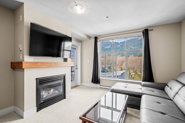 409 - 1211 Village Green Way, Condo with 1 bedrooms, 1 bathrooms and 1 parking in Squamish BC | Image 2