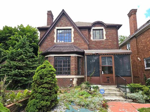 18051 Santa Barbara Dr, Detroit, MI, 48221-2530 | Card Image