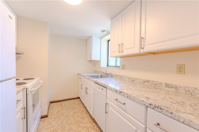 Kitchen | Image 12