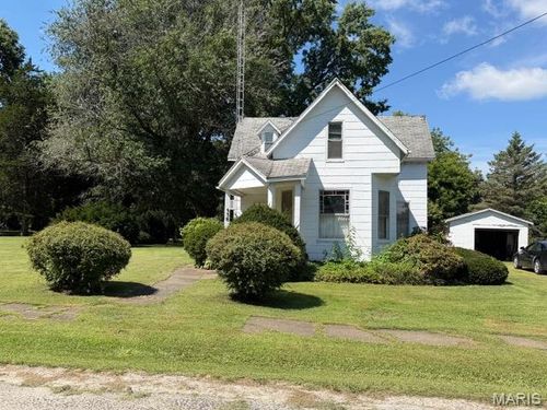 556 S Spruce Street, Nokomis, IL, 62075 | Card Image