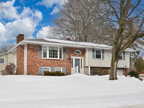 2 Iroquois Rd, Danvers, MA, 01923-1214 | Card Image