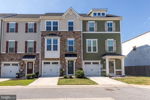 8203 Seaworthy Way, DUNDALK, MD, 21222-5547 | Card Image