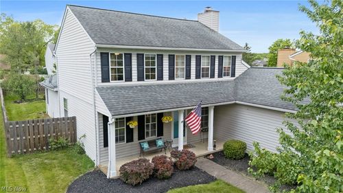 9764 Wainwright Ter, Olmsted Falls, OH, 44138-3202 | Card Image