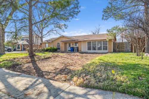 221 W Park St, Little Elm, TX, 75068-5016 | Card Image