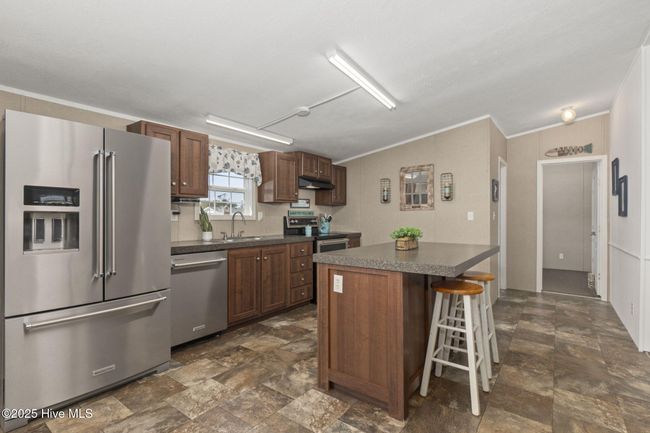 302 Bayview Dr, House other with 3 bedrooms, 2 bathrooms and 1 parking in Harkers Island NC | Image 5