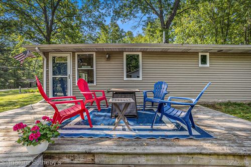 9495 W School Section Lake Dr, Mecosta, MI, 49332-9585 | Card Image