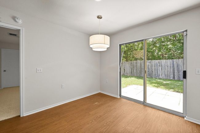 402 Colonial Park Blvd, House other with 3 bedrooms, 2 bathrooms and 2 parking in Austin TX | Image 11