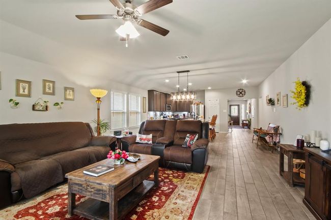 914 Golden Willow Ln, House other with 4 bedrooms, 3 bathrooms and 2 parking in Conroe TX | Image 9
