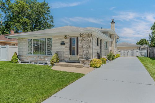 10533 Lavergne Ave, Oak Lawn, IL, 60453-5157 | Card Image