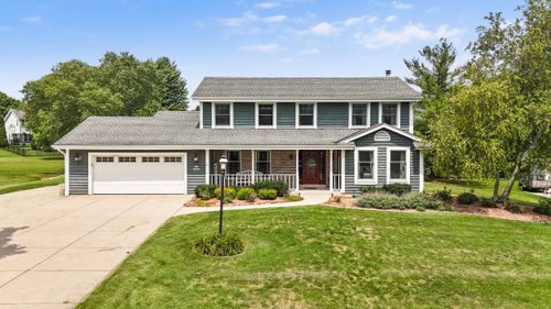 N65W14482 Redwood Dr, Menomonee Falls, WI, 53051-5170 | Card Image