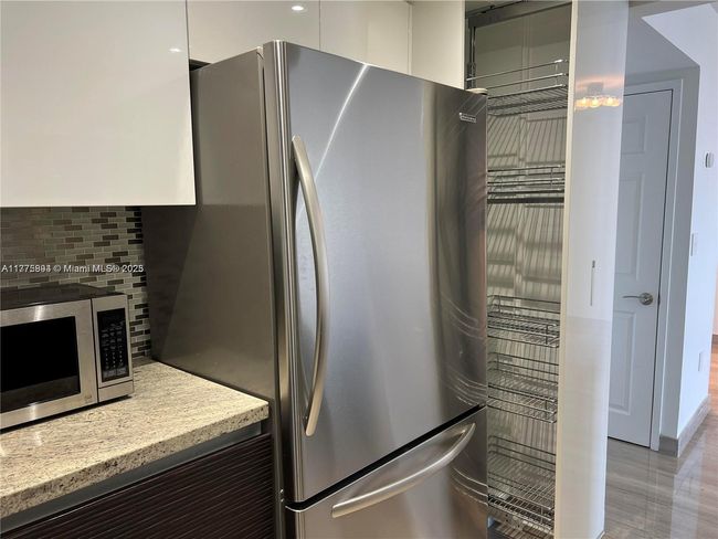 APT-2034 - 20505 E Country Club Dr, Home with 2 bedrooms, 2 bathrooms and null parking in Aventura FL | Image 12