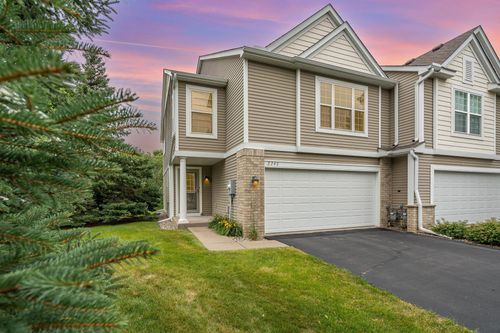2246 Saint Johns Cir, WOODBURY, MN, 55129-9400 | Card Image