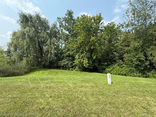 10421 Valley Creek Dr, Goodrich, MI, 48438 | Card Image