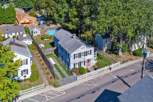 9 Pratt St, Essex, CT, 06426-1122 | Card Image