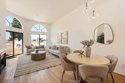 421-550 Orange Ave, Long Beach, CA, 90802-7013 | Card Image