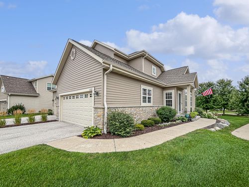 21665 S Weather Edge Cir, Lannon, WI, 53046-9625 | Card Image