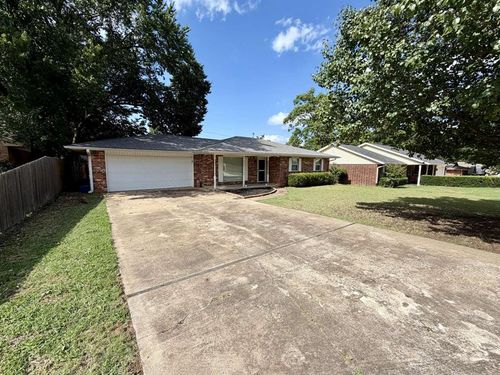 1806 Chandler Dr, Shawnee, OK, 74801-6568 | Card Image