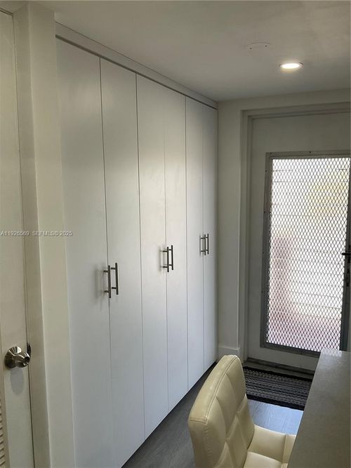 apt-304-9010 Sunrise Lakes Blvd, Sunrise, FL, 33322-6076 | Card Image