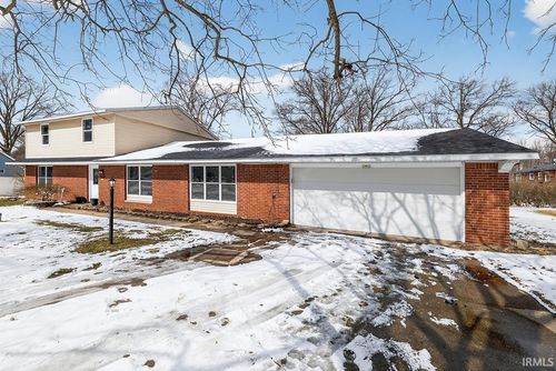 10450 Appletree Ln, Osceola, IN, 46561-9217 | Card Image