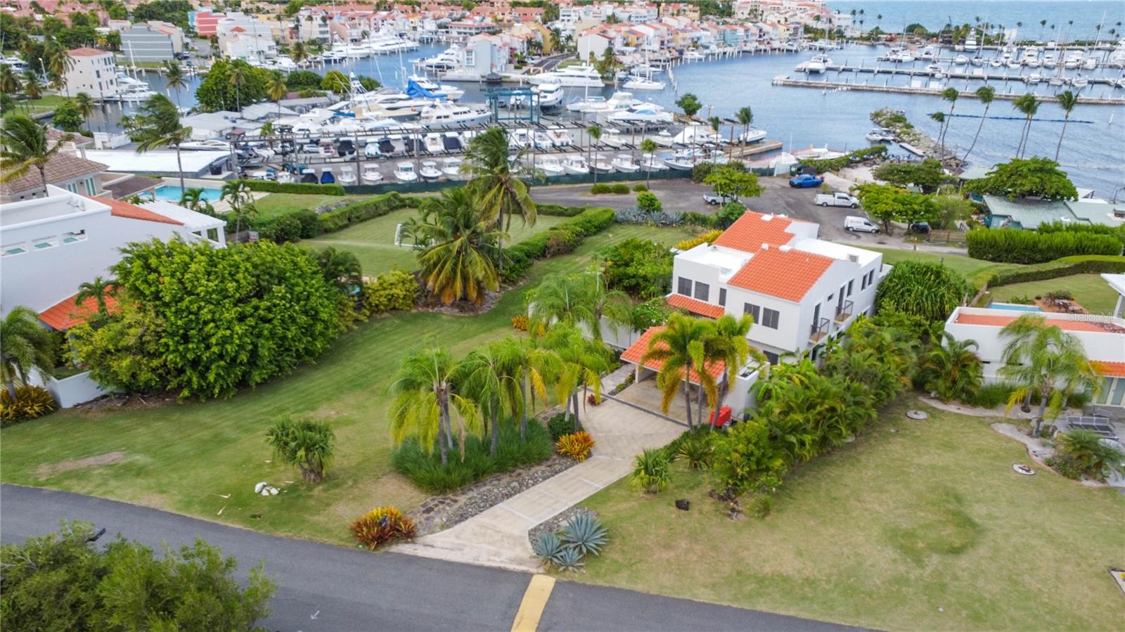 Residential en venta en HUMACAO, 24-25 HARBOUR VIEW, 2967 m²