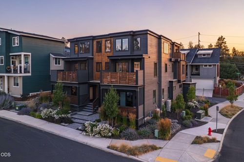 61579-61583 Sw Riverwalk Ln, Bend, OR, 97702-3787 | Card Image