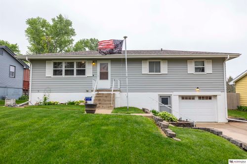 5229 Drexel Street, Omaha, NE, 68117-9999 | Card Image