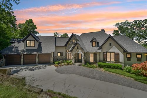 1110 Mountain Summit Rd, Travelers Rest, SC, 29690-3907 | Card Image