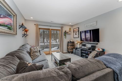 79-579 Dell Pl, Stanhope, NJ, 07874-2744 | Card Image