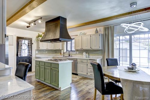 40038 Eagle Dr, Sterling Heights, MI, 48310-1920 | Card Image