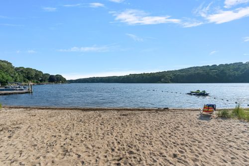 133 Winterberry Rd, Saunderstown, RI, 02874-2438 | Card Image