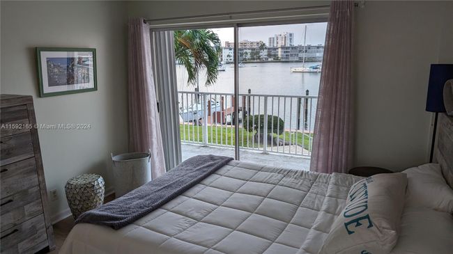 4 - 400 Golden Isles Dr, Condo with 2 bedrooms, 2 bathrooms and null parking in Hallandale Beach FL | Image 14