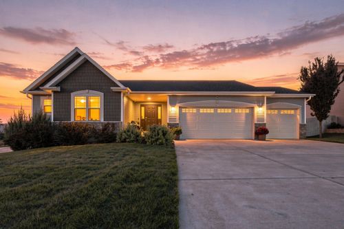 901 Casey Dr, Watertown, WI, 53094-6228 | Card Image