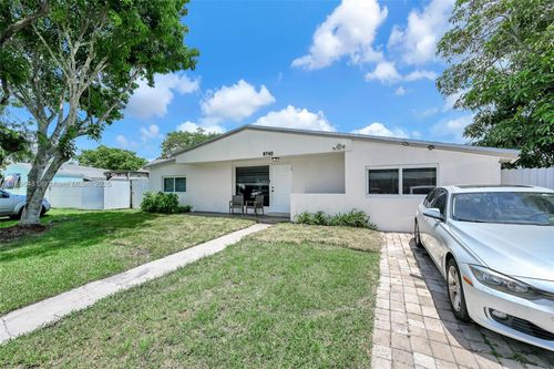 9740 Cutler Ridge Dr, Cutler Bay, FL, 33157-8717 | Card Image