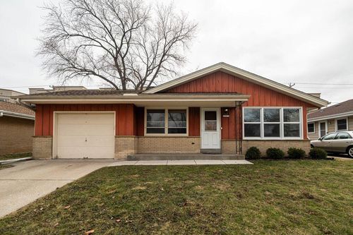 10915 W Harvard Ln, Wauwatosa, WI, 53226-4126 | Card Image