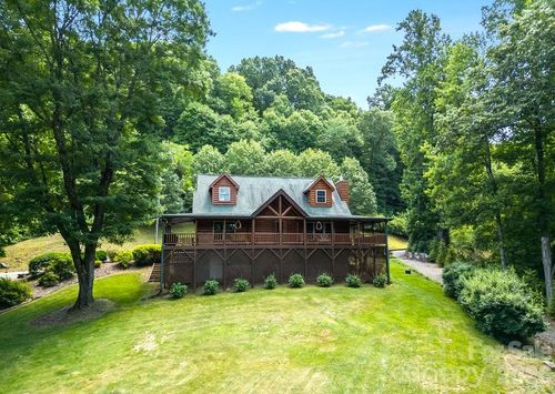 17 Aaron Way, Waynesville, NC, 28786-8090 | Card Image