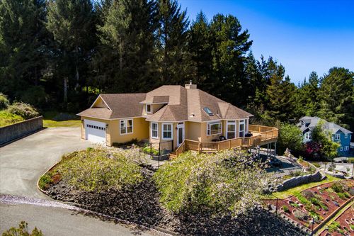 8 Minette Ln, Eureka, CA, 95503-8534 | Card Image