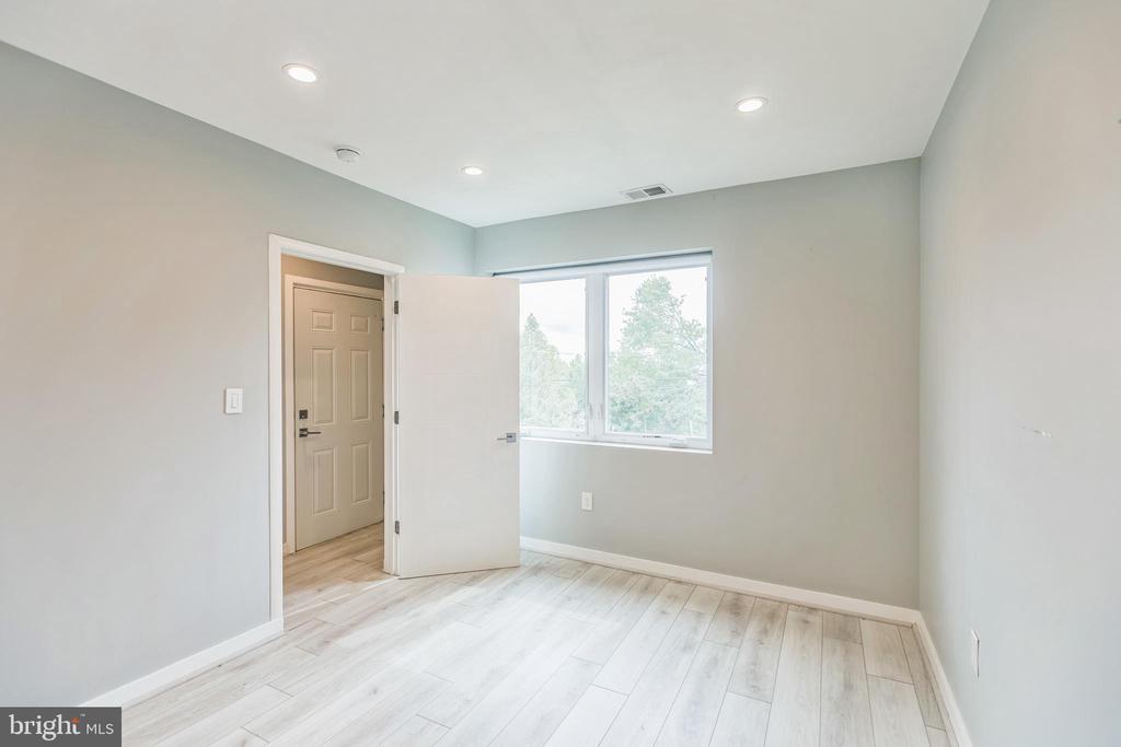 Residential in WASHINGTON 4