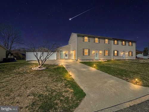 520 Martinelli Ave, MINOTOLA, NJ, 08341-1210 | Card Image