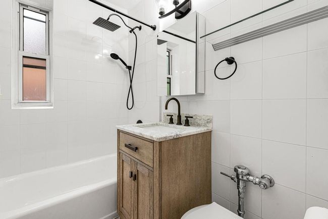 APT-5B - 72 112 Th St, Home with 2 bedrooms, 1 bathrooms and null parking in Forest Hills NY | Image 25