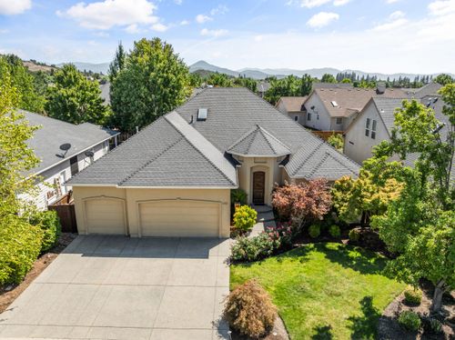 162 Bellerive Dr, Eagle Point, OR, 97524-9637 | Card Image