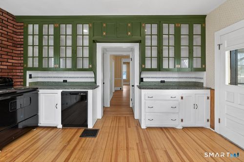 164 W Main St, Plantsville, CT, 06479-1130 | Card Image