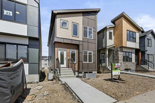 36 Heartwood Lane Se, Calgary, AB, T3S0P9 | Card Image