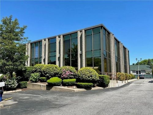 j-1515 Smith St, North Providence, RI, 02911-2947 | Card Image