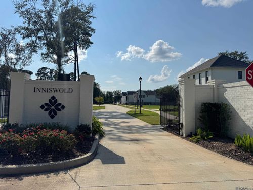 9601 Inniswold Park Ln, Baton Rouge, LA, 70809-3297 | Card Image